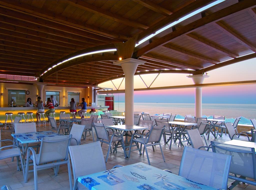 Eva Bay Hotel On The Beach - Adults Only Adelianos Kampos Dış mekan fotoğraf